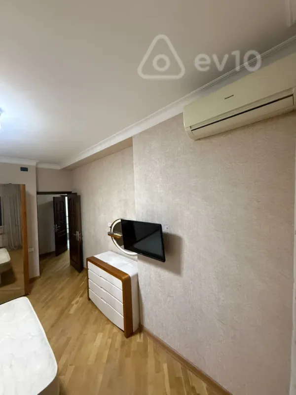 Kirayə verilir 2 otaqlı yeni tikili 97 m²