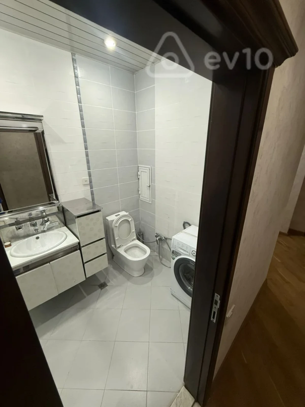Kirayə verilir 2 otaqlı yeni tikili 97 m²