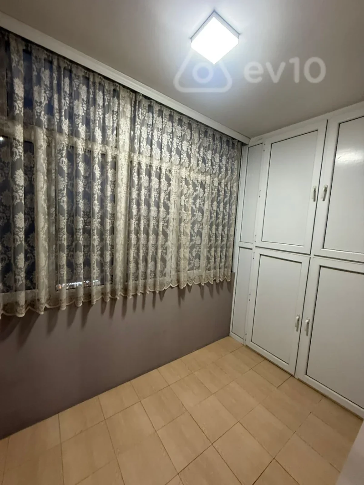 Kirayə verilir 2 otaqlı yeni tikili 97 m²