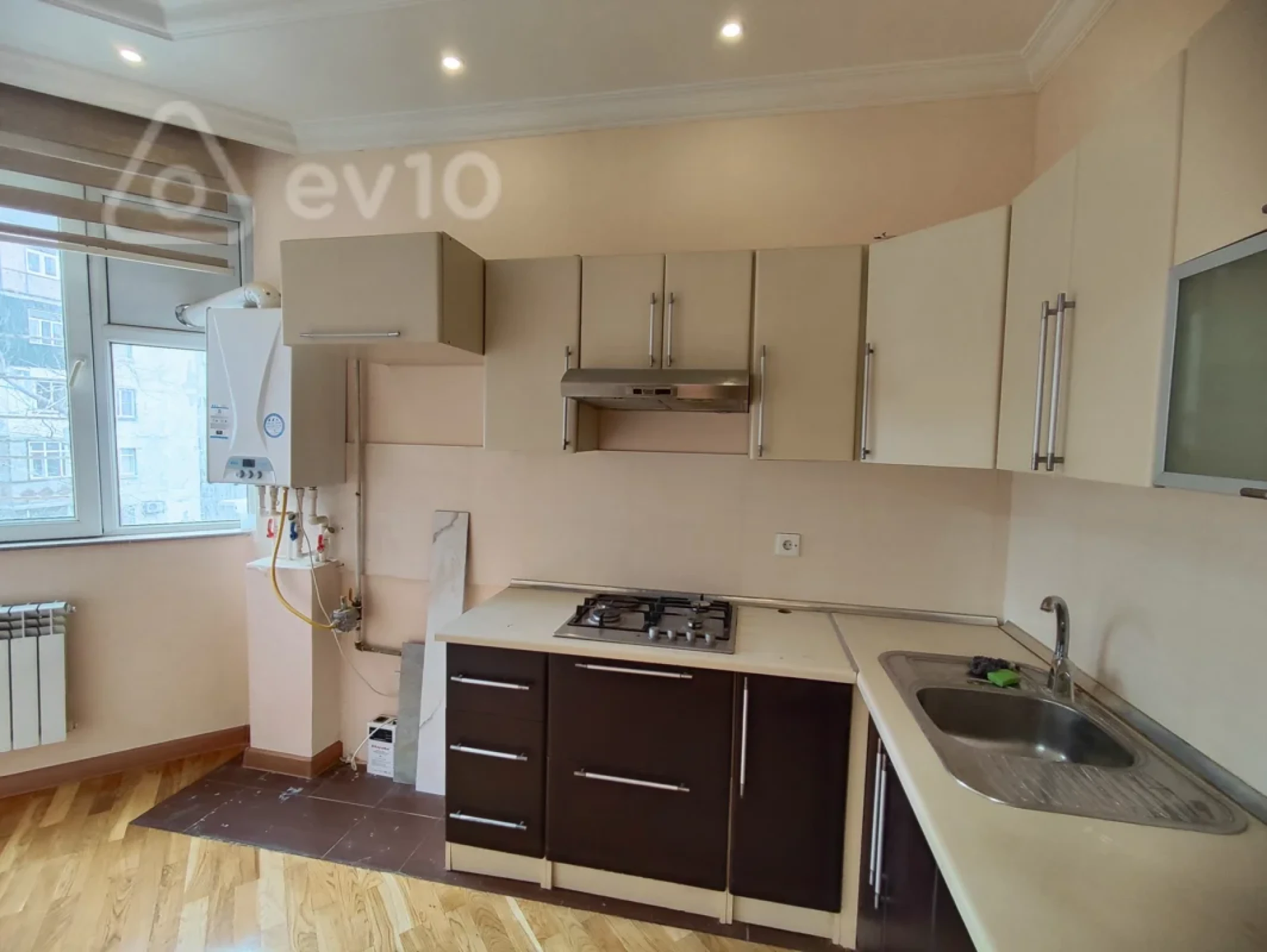 Satılır 2 otaqlı yeni tikili 64 m²