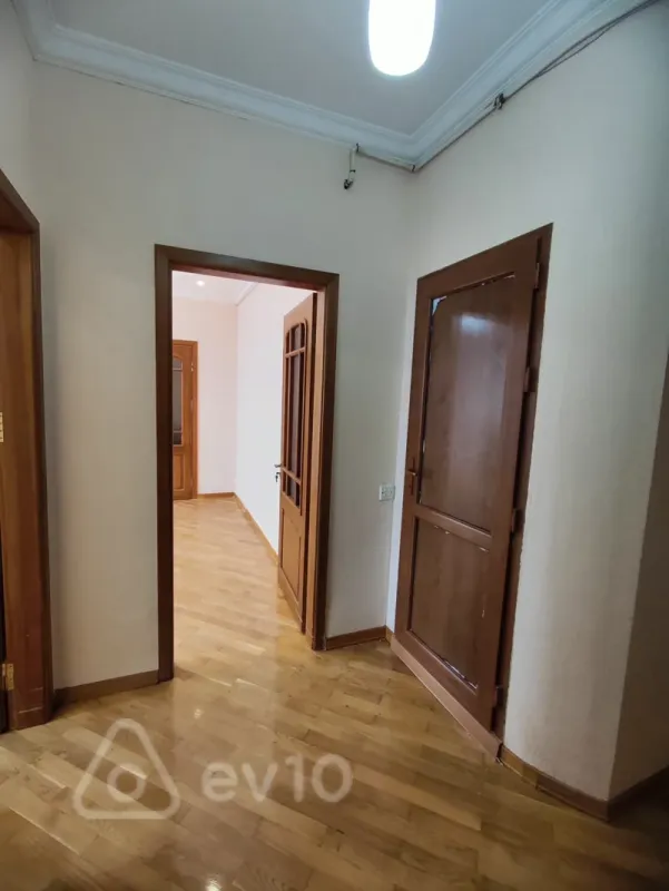 Satılır 2 otaqlı yeni tikili 64 m²