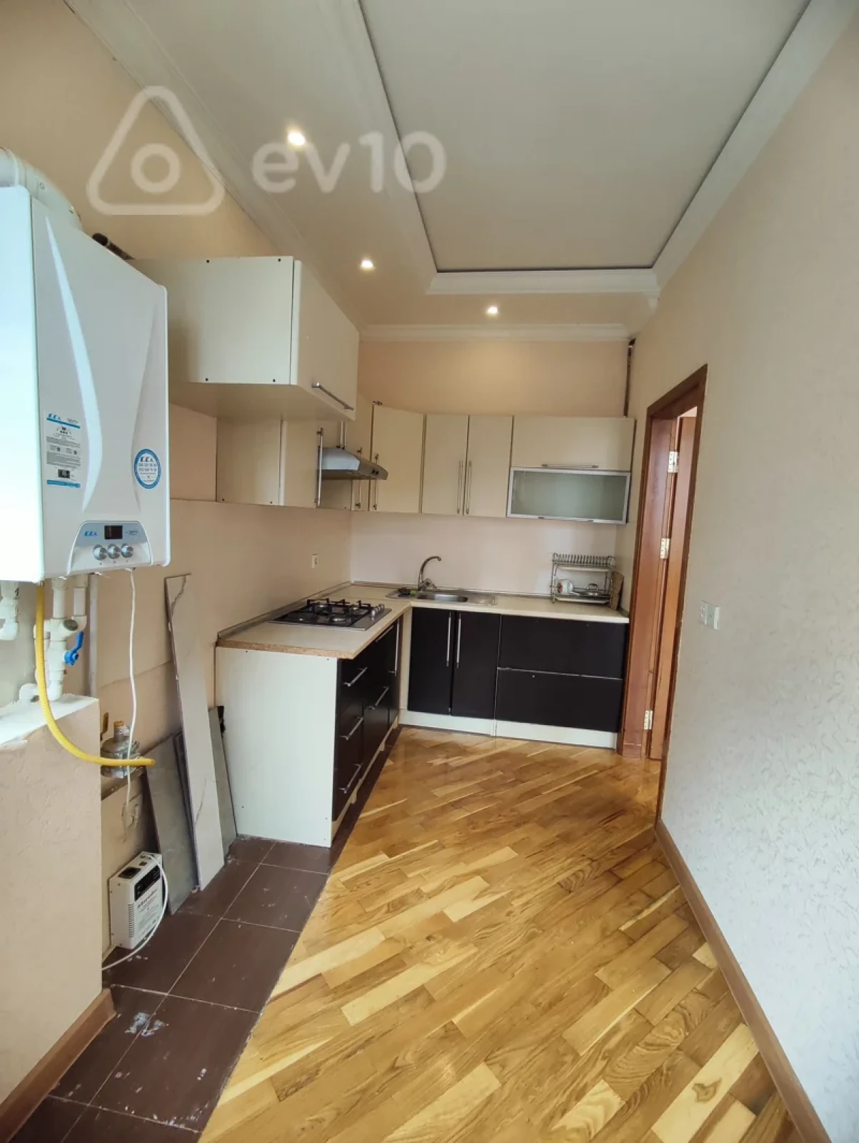 Satılır 2 otaqlı yeni tikili 64 m²