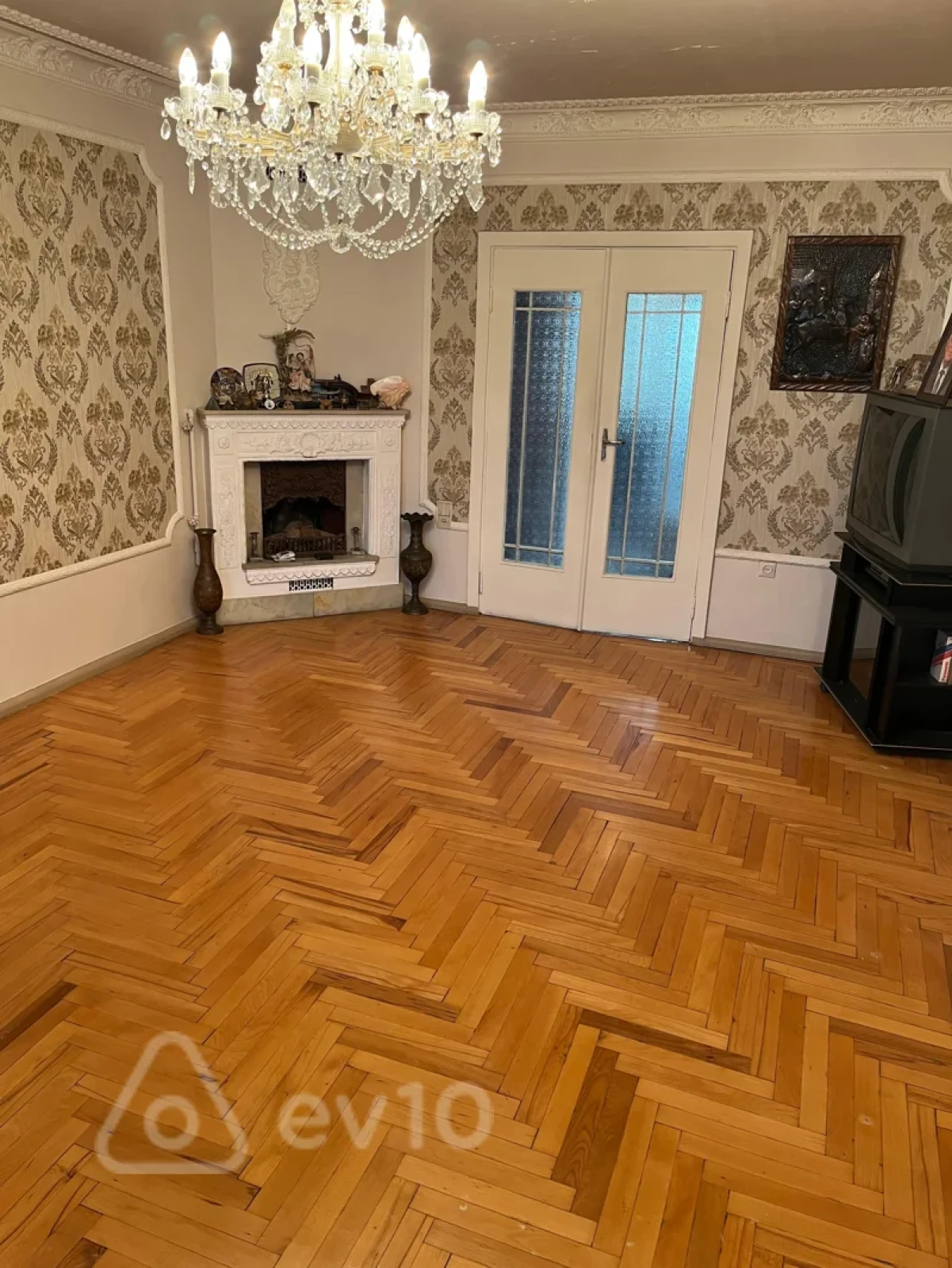 Satılır 3 otaqlı köhnə tikili 115 m²