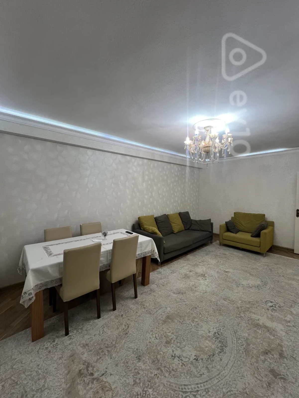 Kirayə verilir 3 otaqlı yeni tikili 85 m²