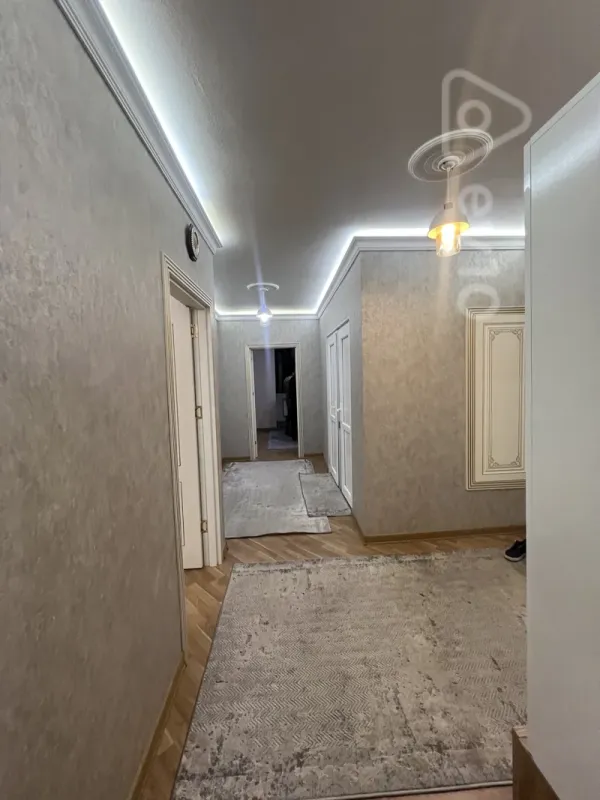 Kirayə verilir 3 otaqlı yeni tikili 85 m²