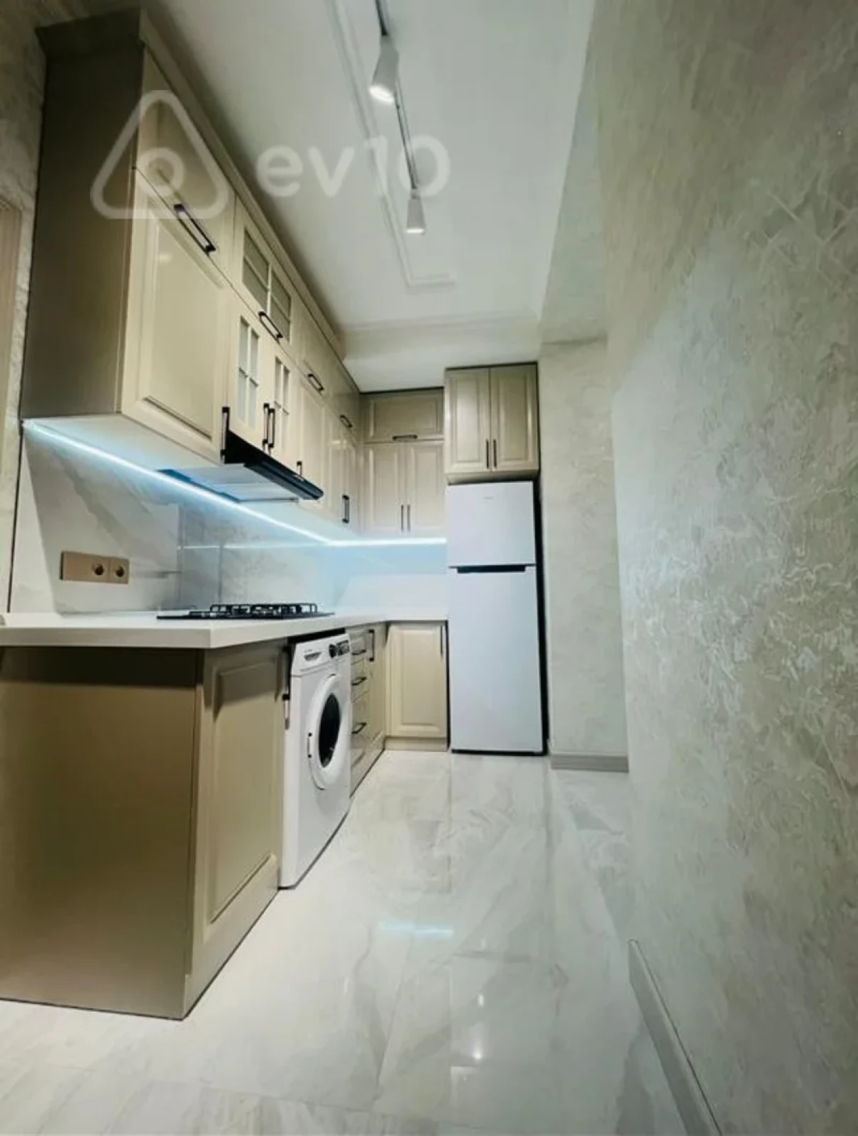 Satılır 3 otaqlı yeni tikili 76 m²