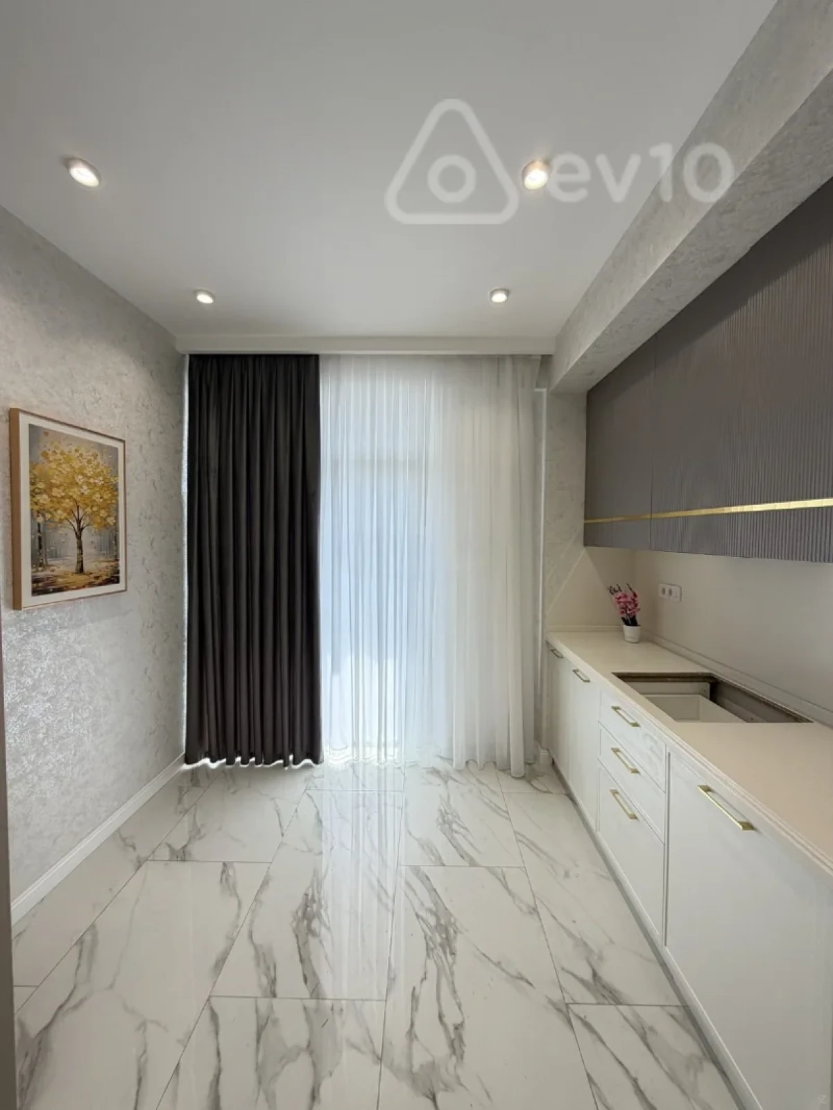 Satılır 3 otaqlı yeni tikili 85 m²