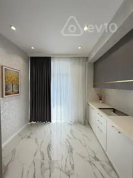 Satılır 3 otaqlı yeni tikili 85 m²