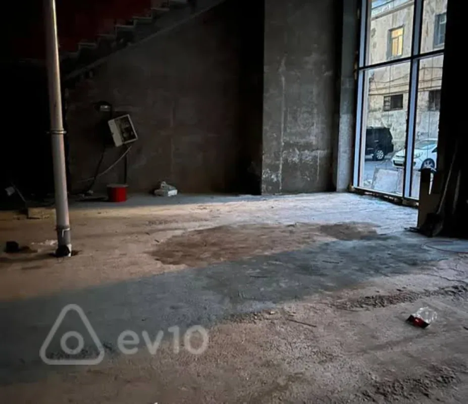 Satılır mənzil 104 m²