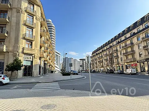 Satılır mənzil 104 m²