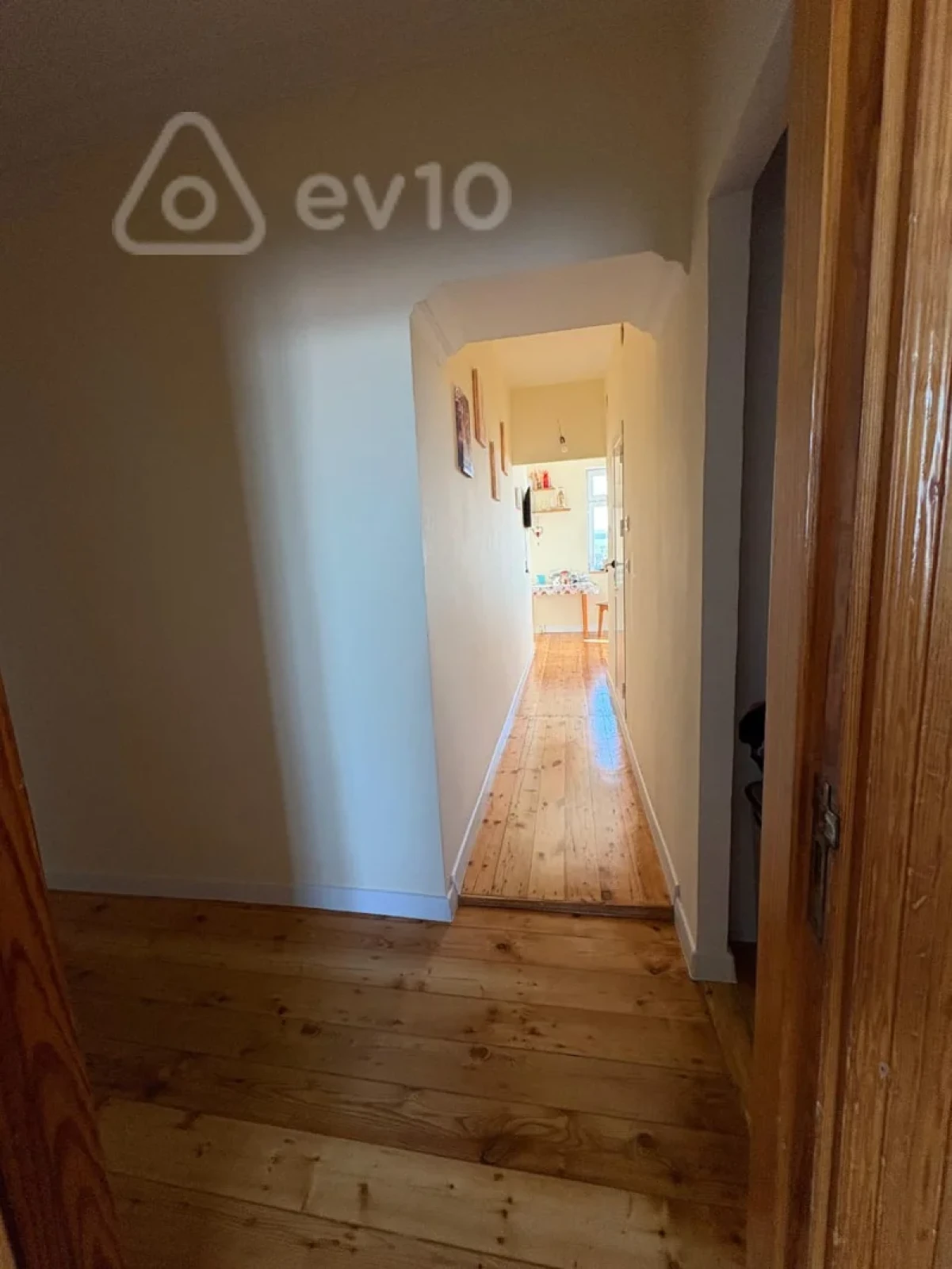 Satılır 4 otaqlı köhnə tikili 125 m²