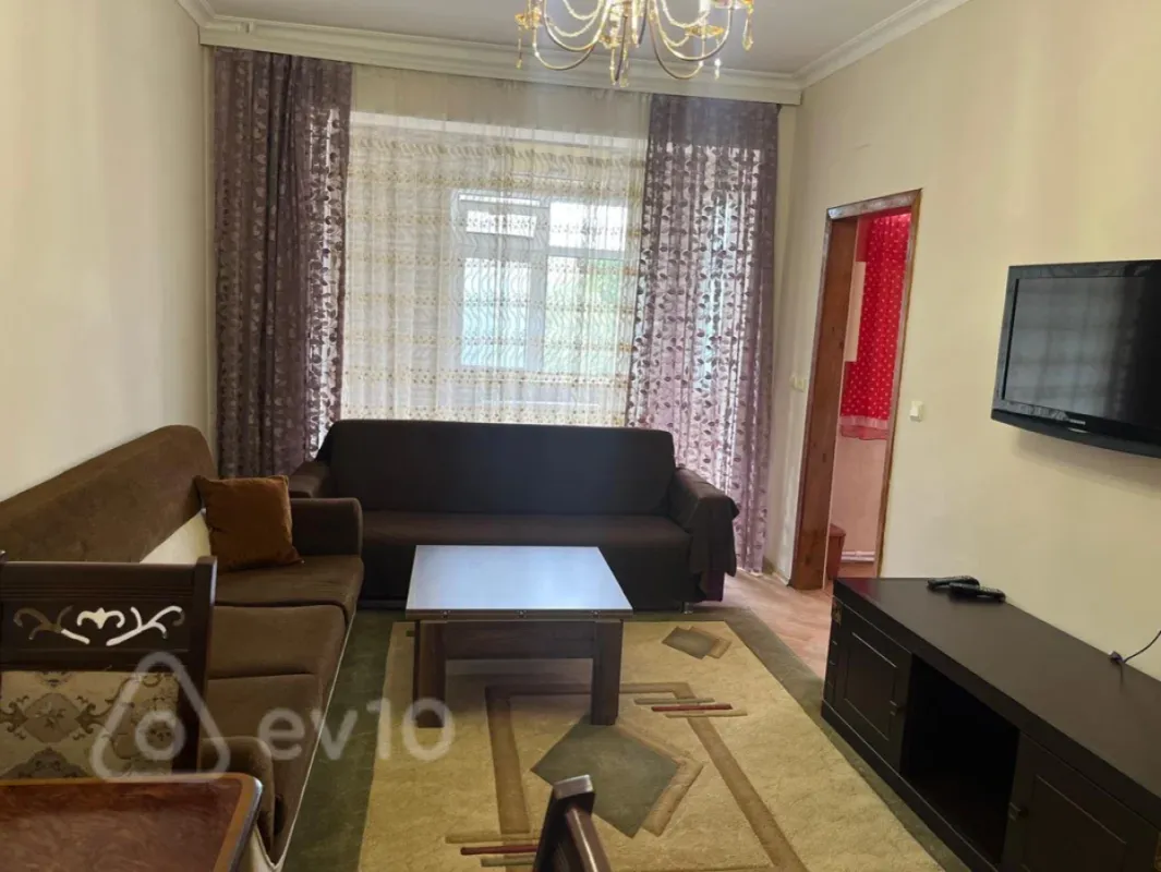 Kirayə verilir 2 otaqlı köhnə tikili 85 m²