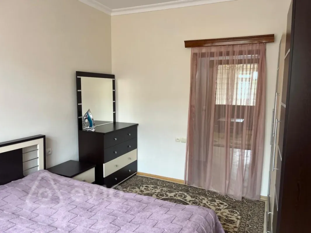 Kirayə verilir 2 otaqlı köhnə tikili 85 m²