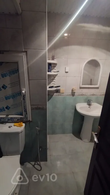 Kirayə verilir 2 otaqlı köhnə tikili 52 m²