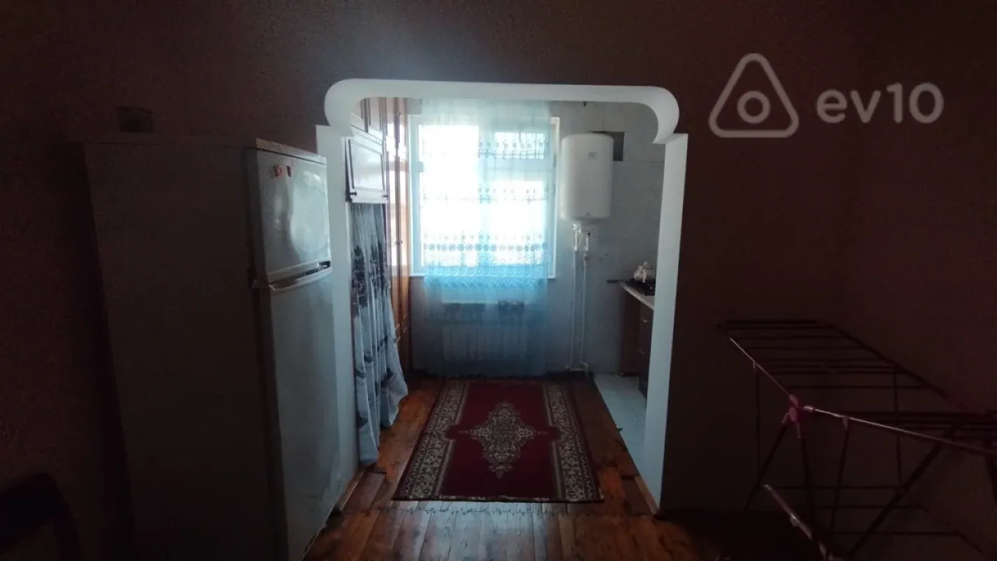 Kirayə verilir 2 otaqlı köhnə tikili 52 m²