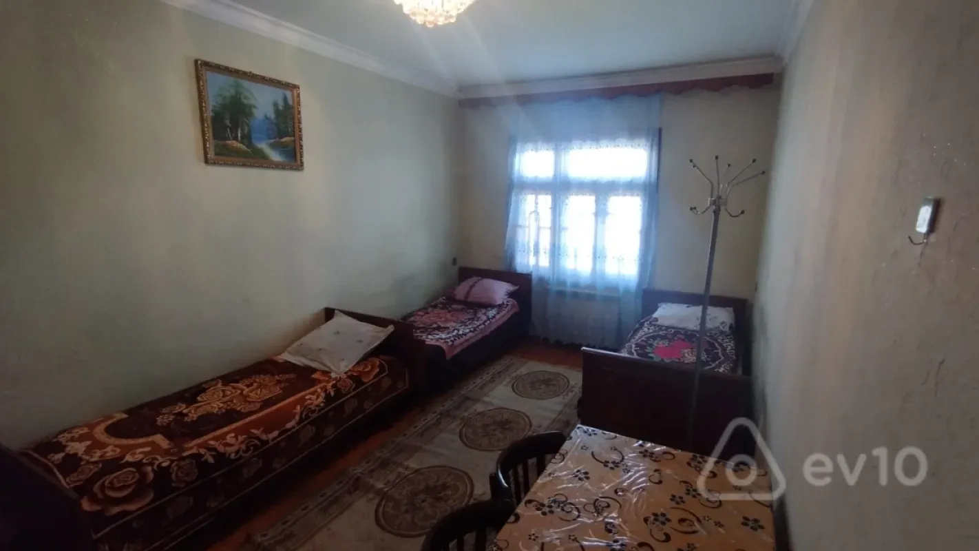 Kirayə verilir 2 otaqlı köhnə tikili 52 m²