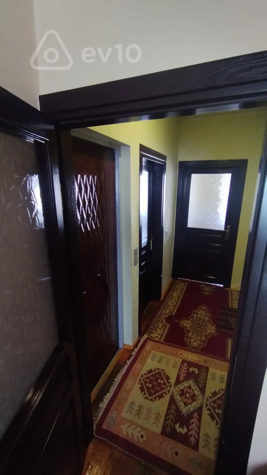 Kirayə verilir 2 otaqlı köhnə tikili 52 m²