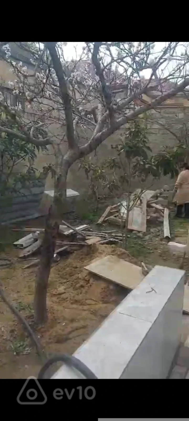 Satılır 3 otaqlı yeni tikili 100 m²