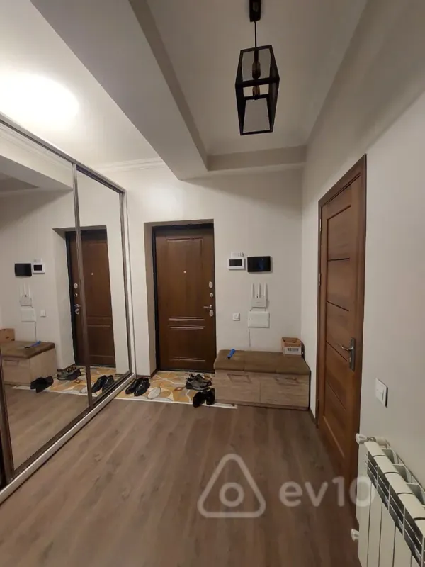 Kirayə verilir 2 otaqlı yeni tikili 68 m²
