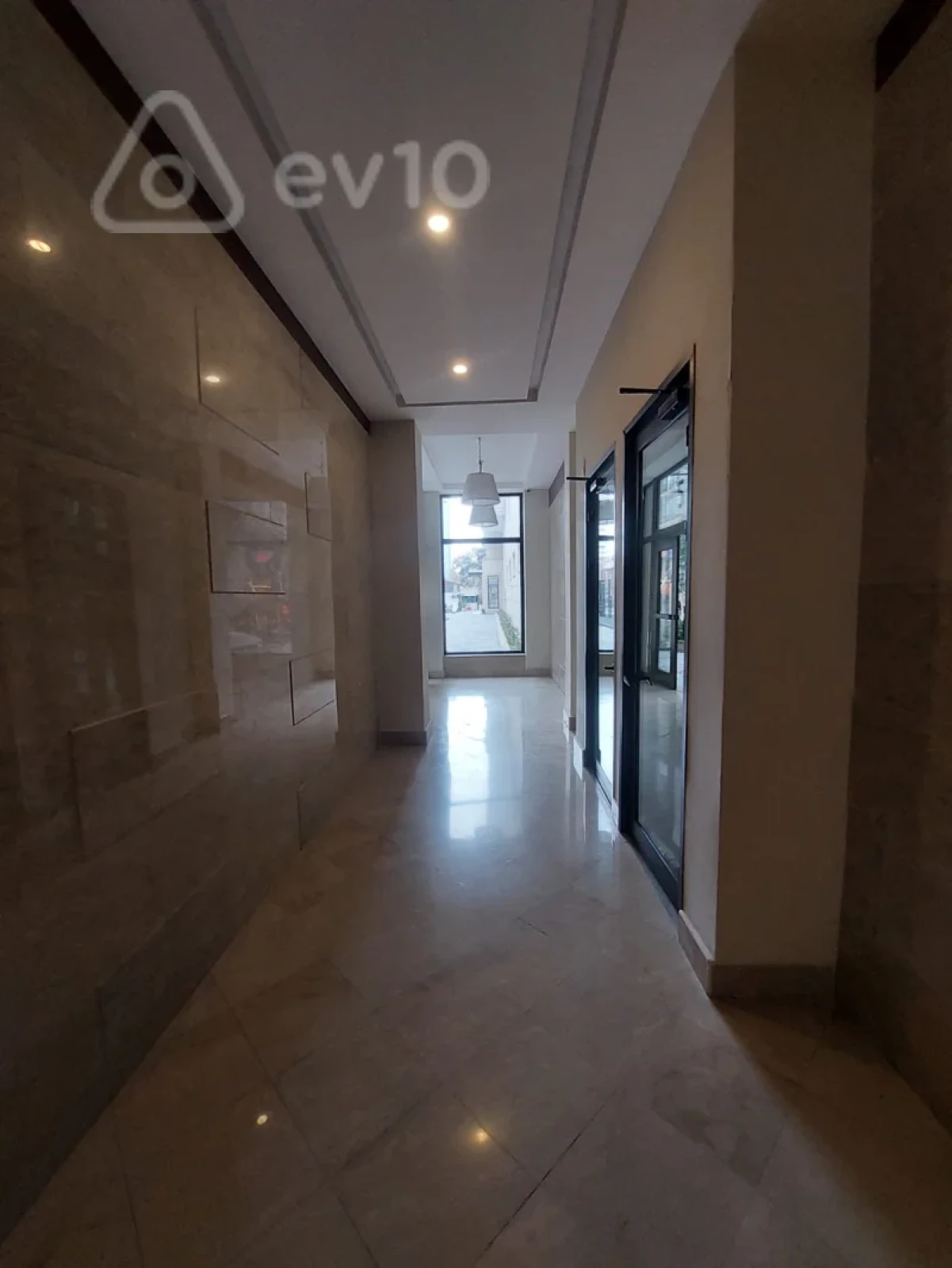 Kirayə verilir 2 otaqlı yeni tikili 68 m²
