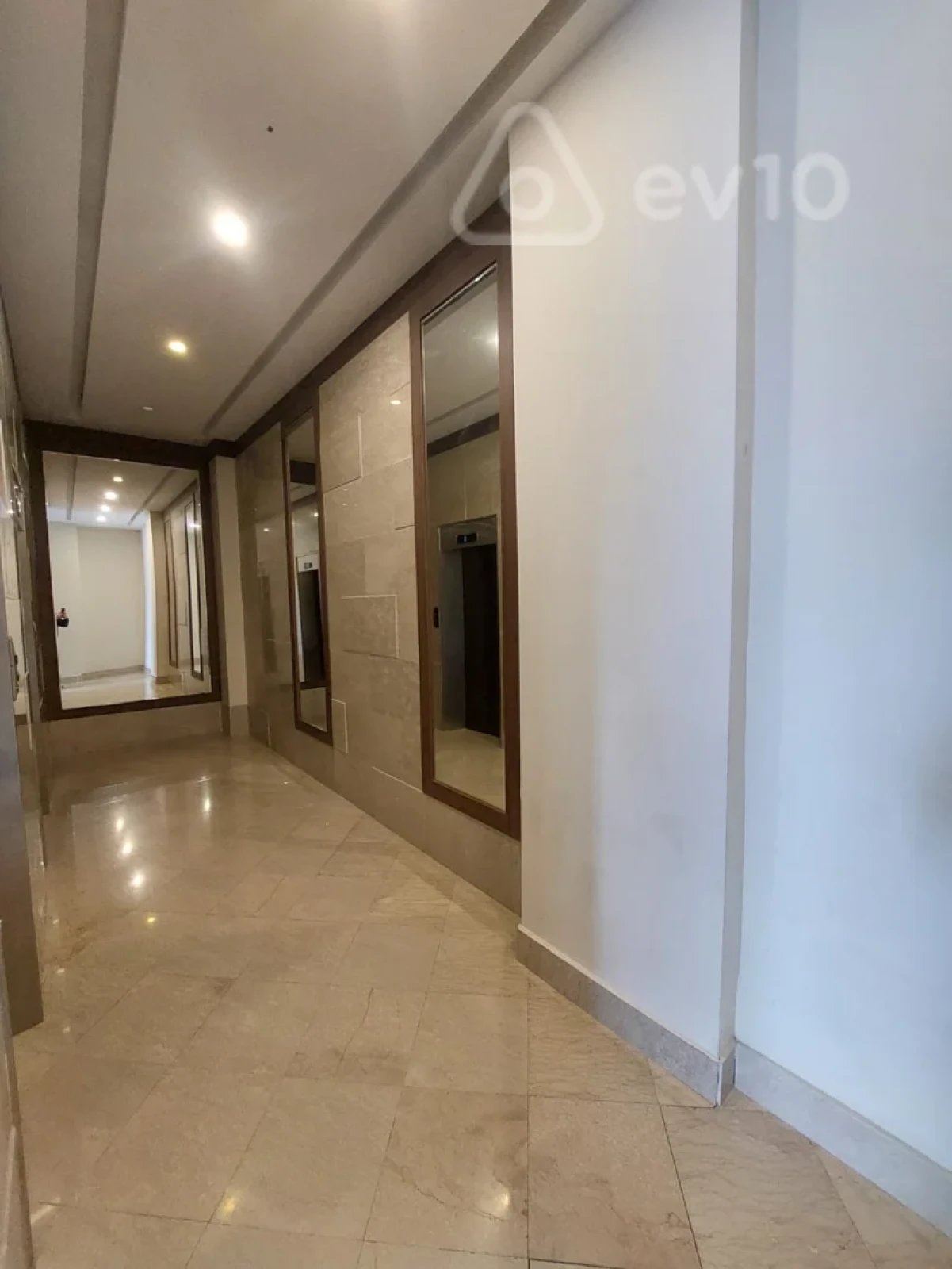 Kirayə verilir 2 otaqlı yeni tikili 68 m²