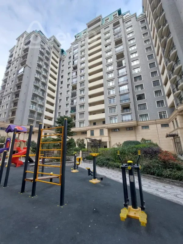 Kirayə verilir 2 otaqlı yeni tikili 68 m²