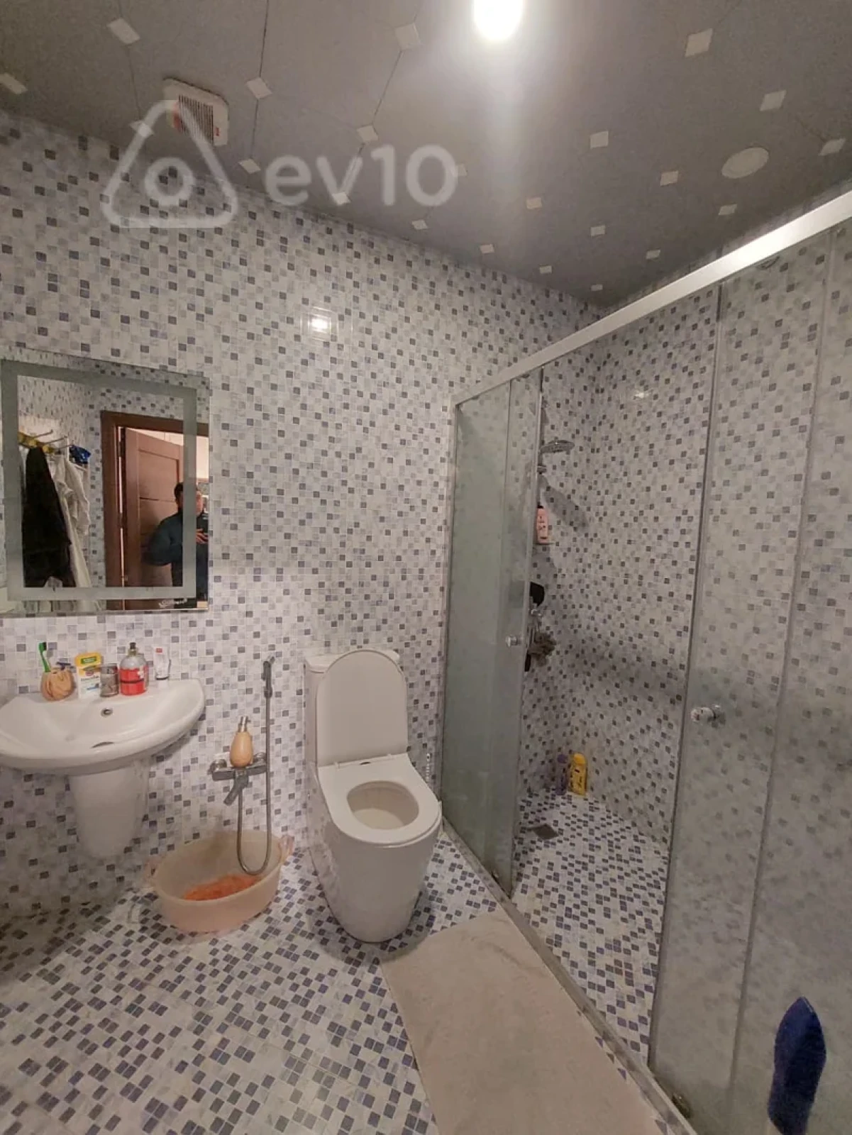 Kirayə verilir 2 otaqlı yeni tikili 68 m²