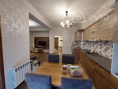 Kirayə verilir 2 otaqlı yeni tikili 68 m²