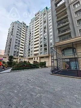 Kirayə verilir 2 otaqlı yeni tikili 68 m²
