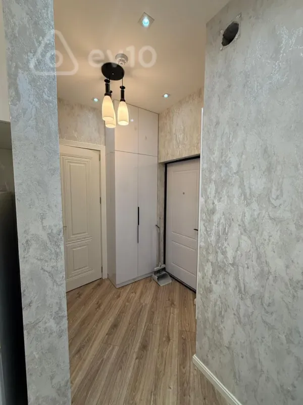 Kirayə verilir 2 otaqlı yeni tikili 50 m²