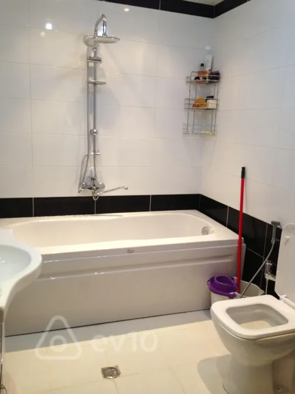 Kirayə verilir 2 otaqlı köhnə tikili 70 m²