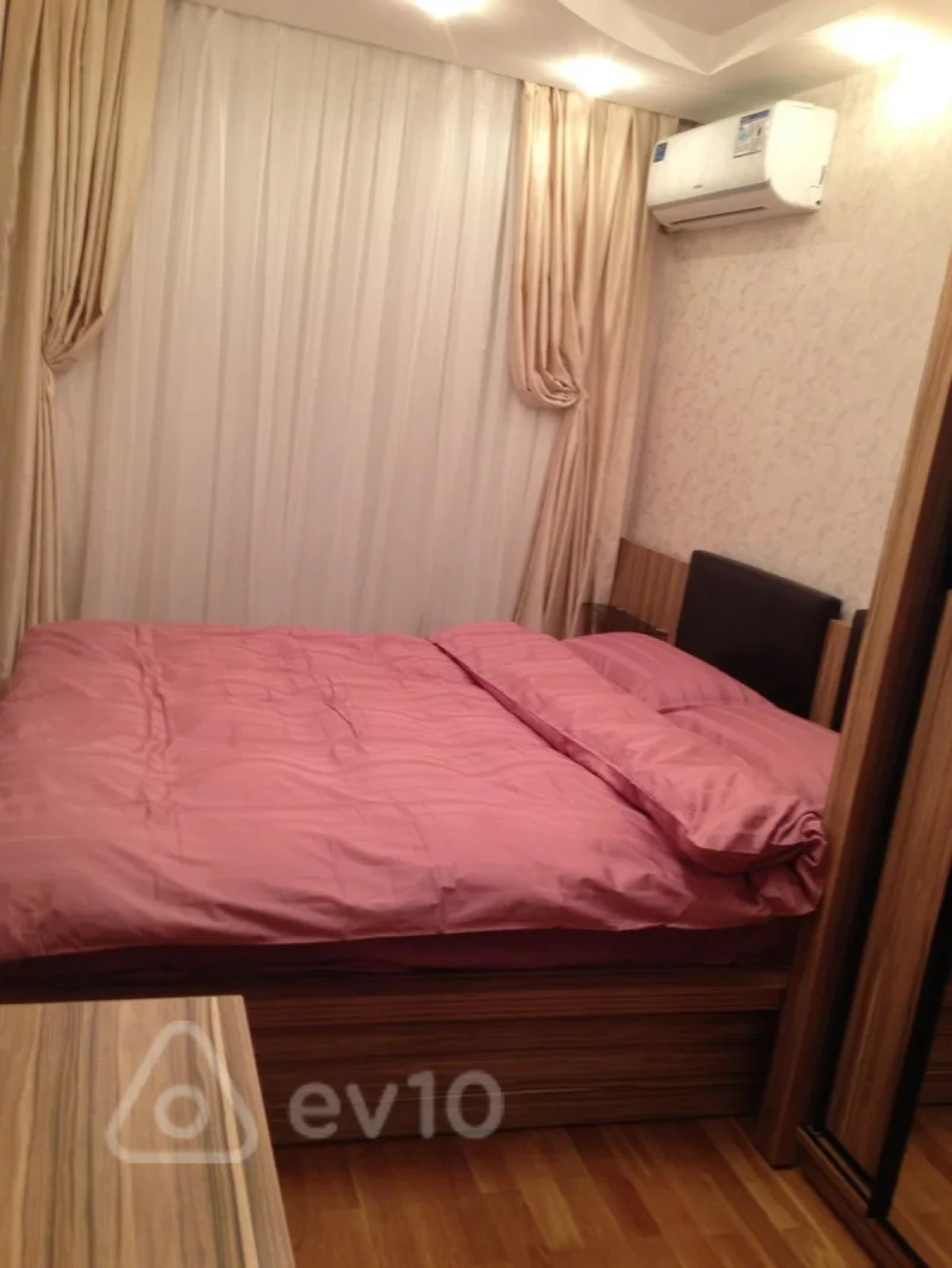 Kirayə verilir 2 otaqlı köhnə tikili 70 m²