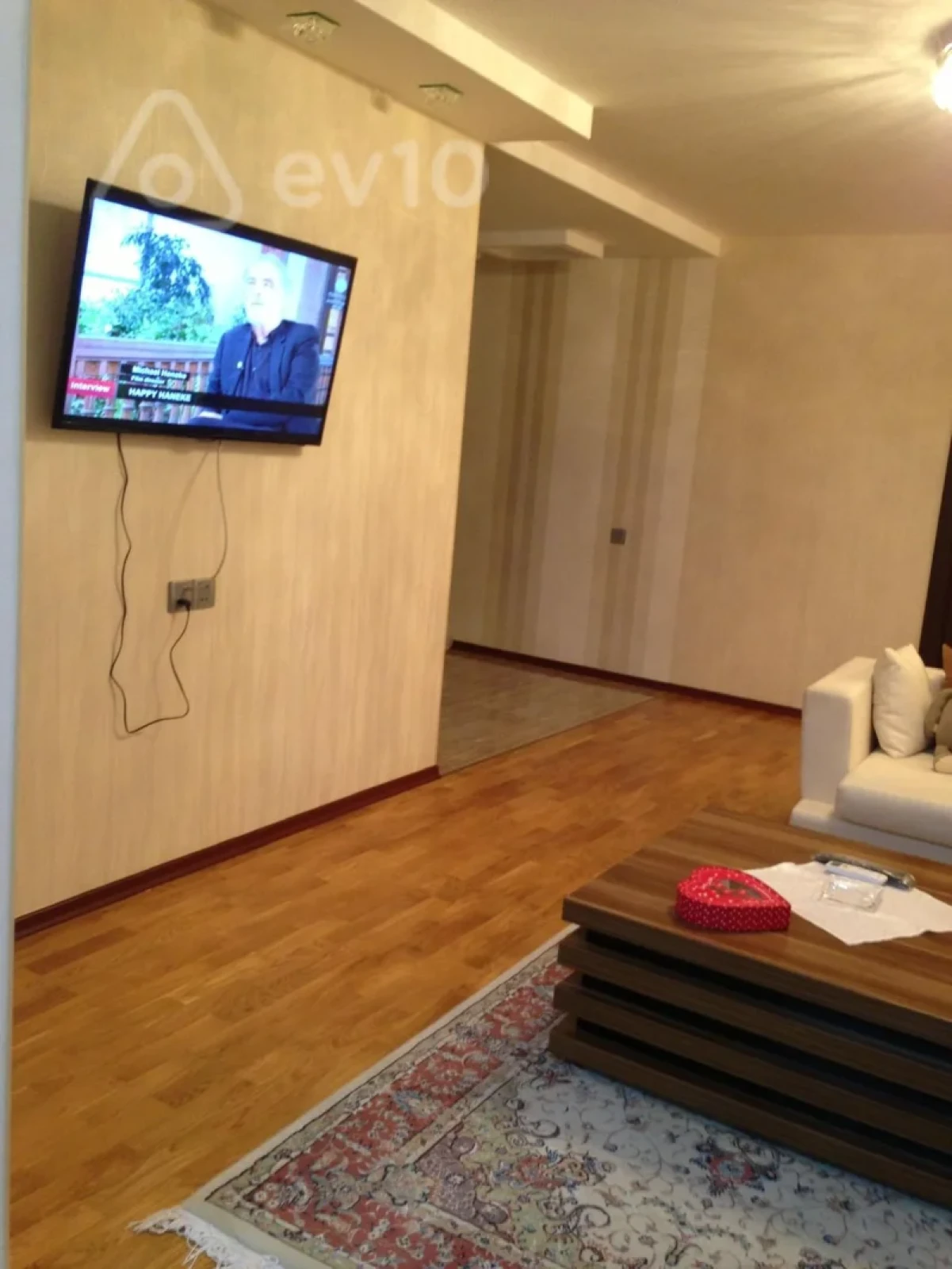 Kirayə verilir 2 otaqlı köhnə tikili 70 m²