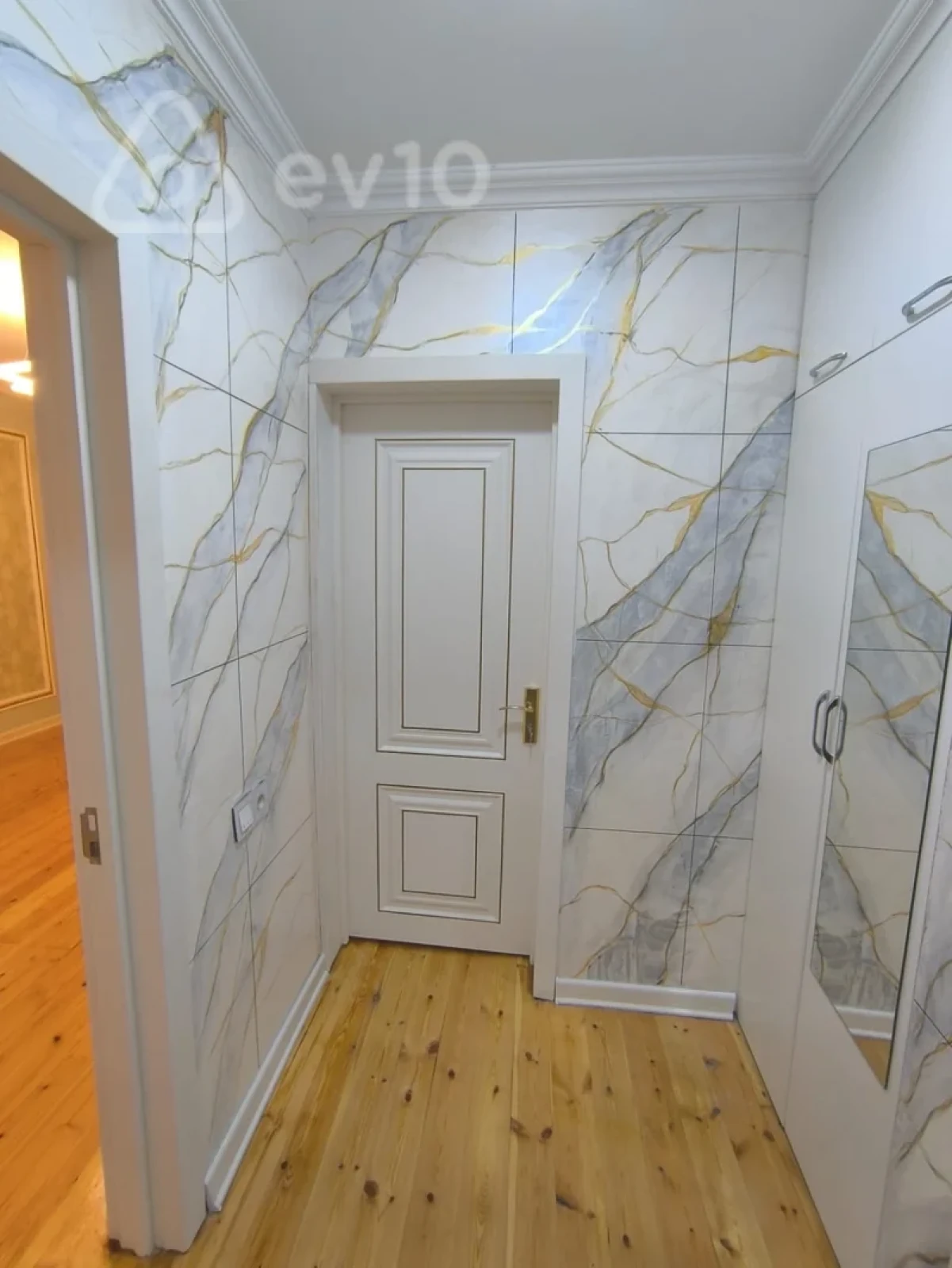 Kirayə verilir 2 otaqlı yeni tikili 65 m²