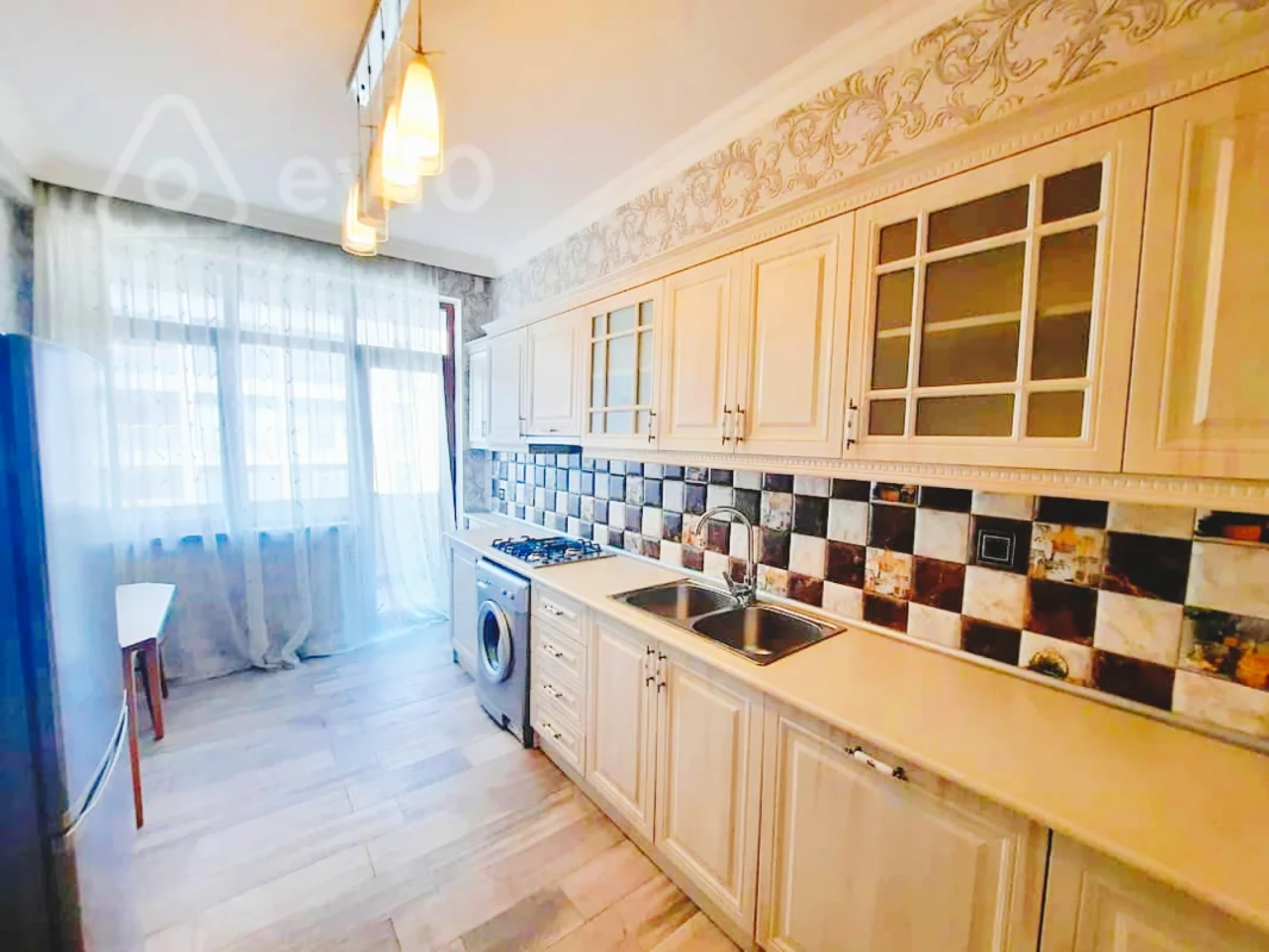 Kirayə verilir 2 otaqlı yeni tikili 82 m²