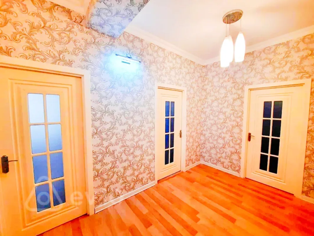 Kirayə verilir 2 otaqlı yeni tikili 82 m²