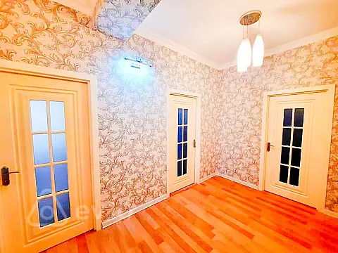 Kirayə verilir 2 otaqlı yeni tikili 82 m²