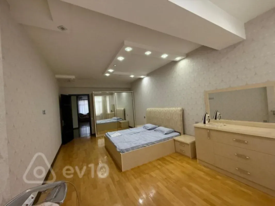 Satılır 3 otaqlı yeni tikili 136 m²