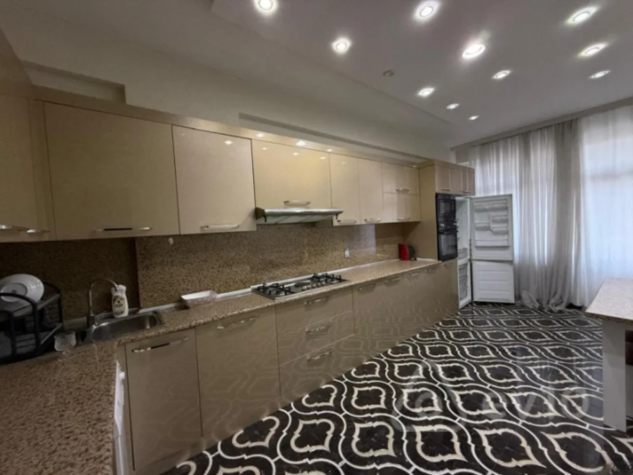 Satılır 3 otaqlı yeni tikili 136 m²