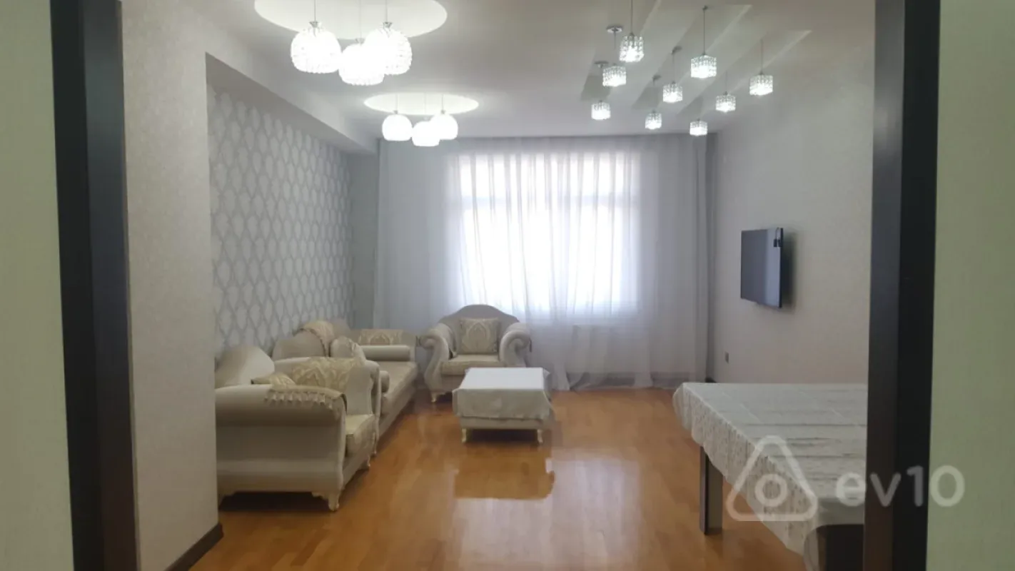 Satılır 3 otaqlı yeni tikili 136 m²