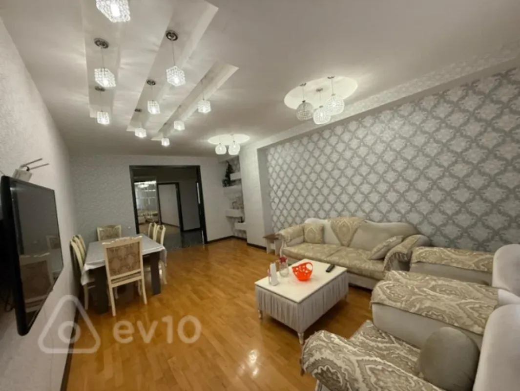 Satılır 3 otaqlı yeni tikili 136 m²