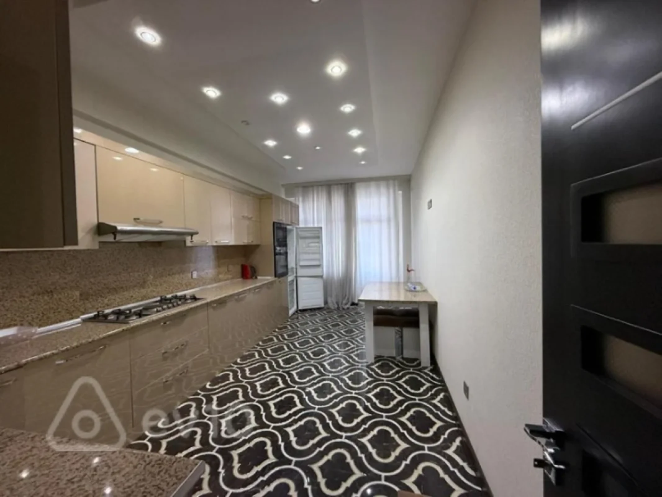 Satılır 3 otaqlı yeni tikili 136 m²