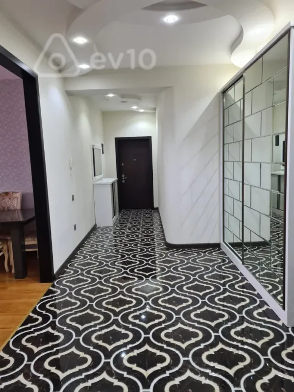 Satılır 3 otaqlı yeni tikili 136 m²