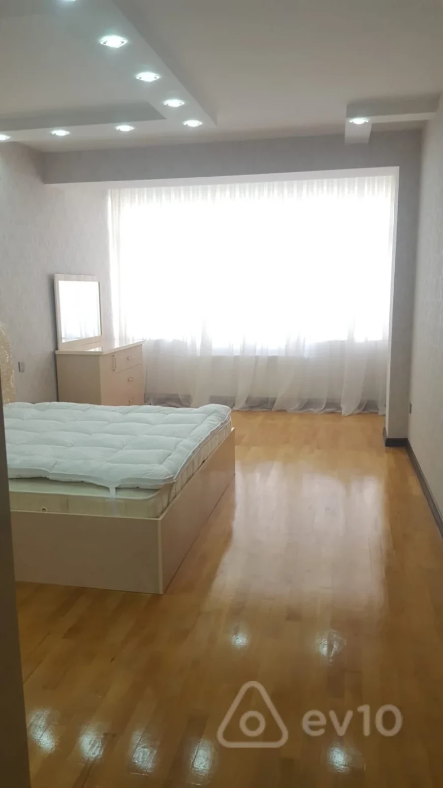 Satılır 3 otaqlı yeni tikili 136 m²