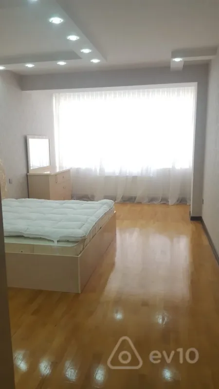Satılır 3 otaqlı yeni tikili 136 m²