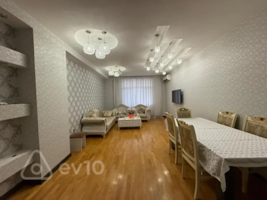 Satılır 3 otaqlı yeni tikili 136 m²