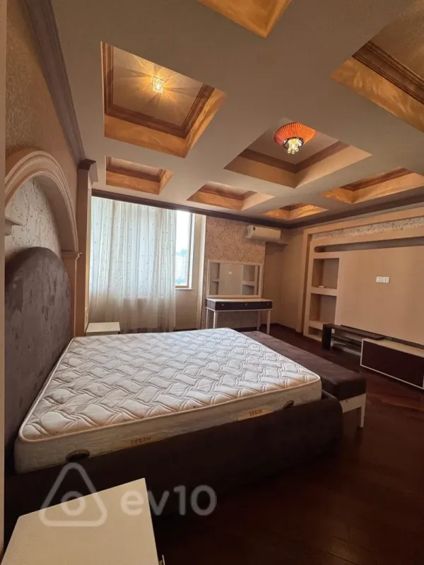 Kirayə verilir 3 otaqlı yeni tikili 120 m²