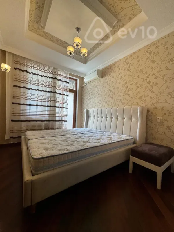 Kirayə verilir 3 otaqlı yeni tikili 120 m²