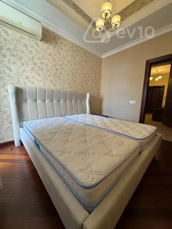 Kirayə verilir 3 otaqlı yeni tikili 120 m²