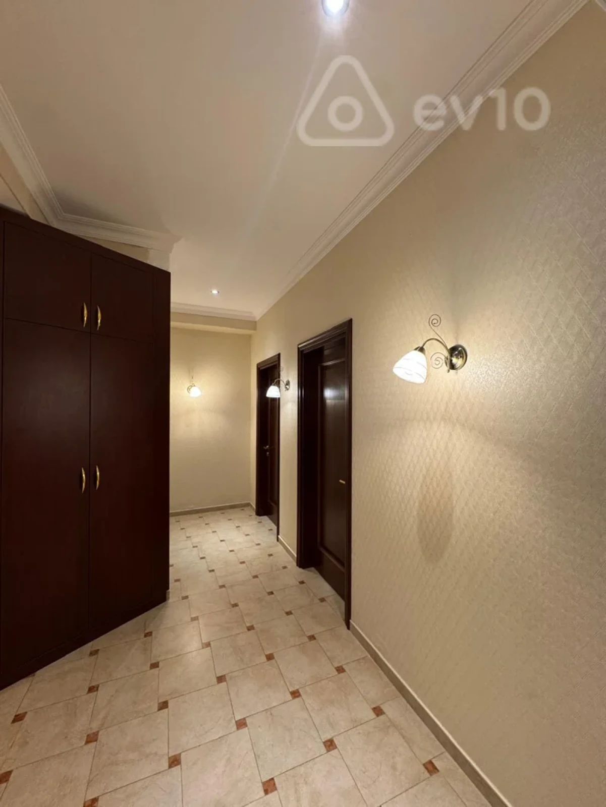 Kirayə verilir 3 otaqlı yeni tikili 120 m²